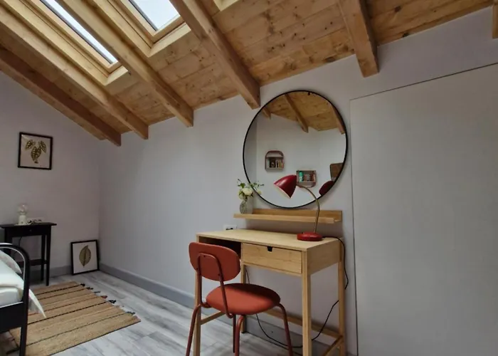 Cozy Attic Apartment