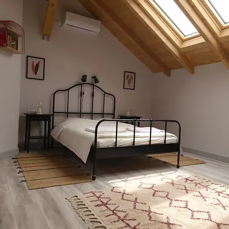 Cozy Attic Studio Apartment Bucharest