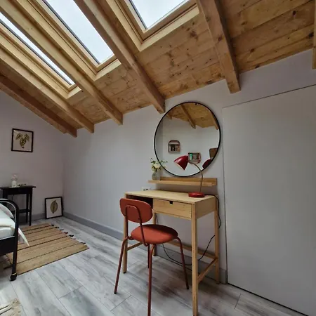 Cozy Attic Apartment